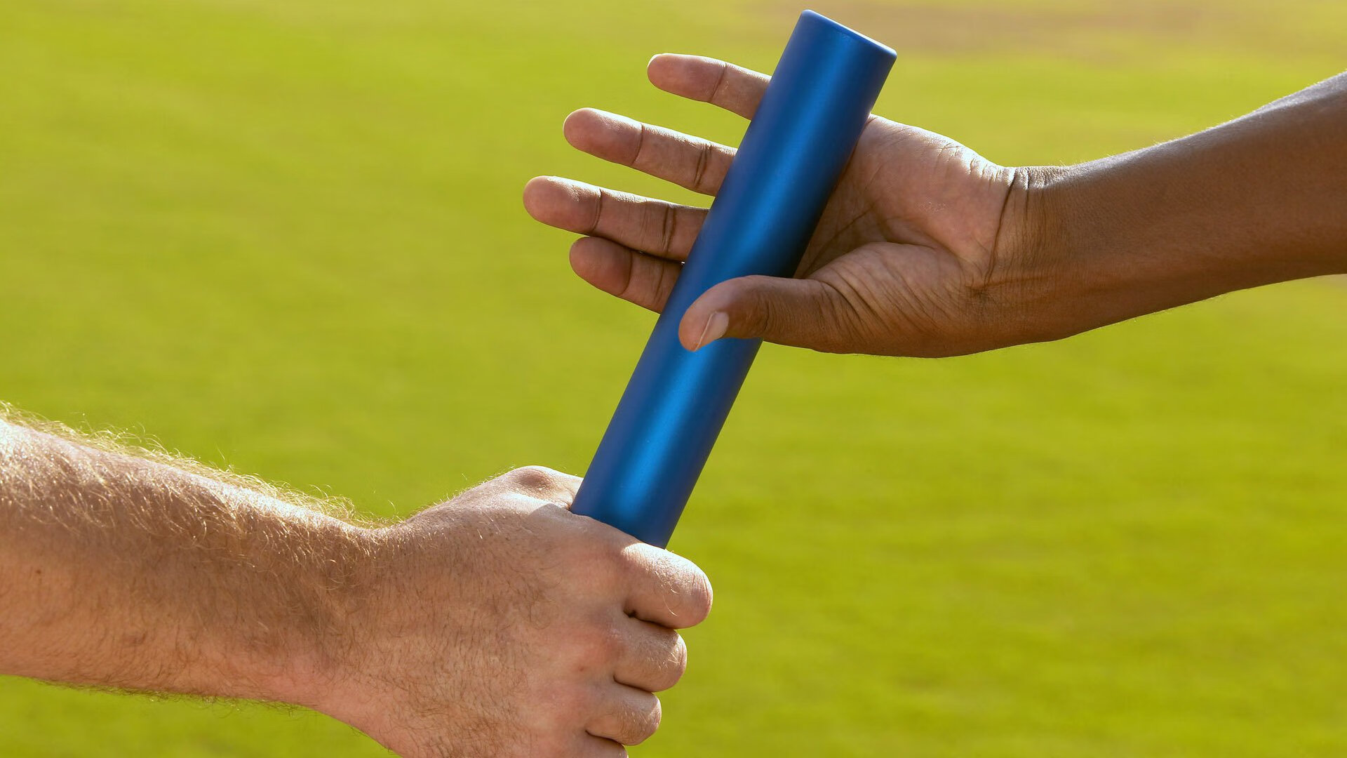 “英超战火持续升级，冠军之路艰难前行”，英超争冠形势