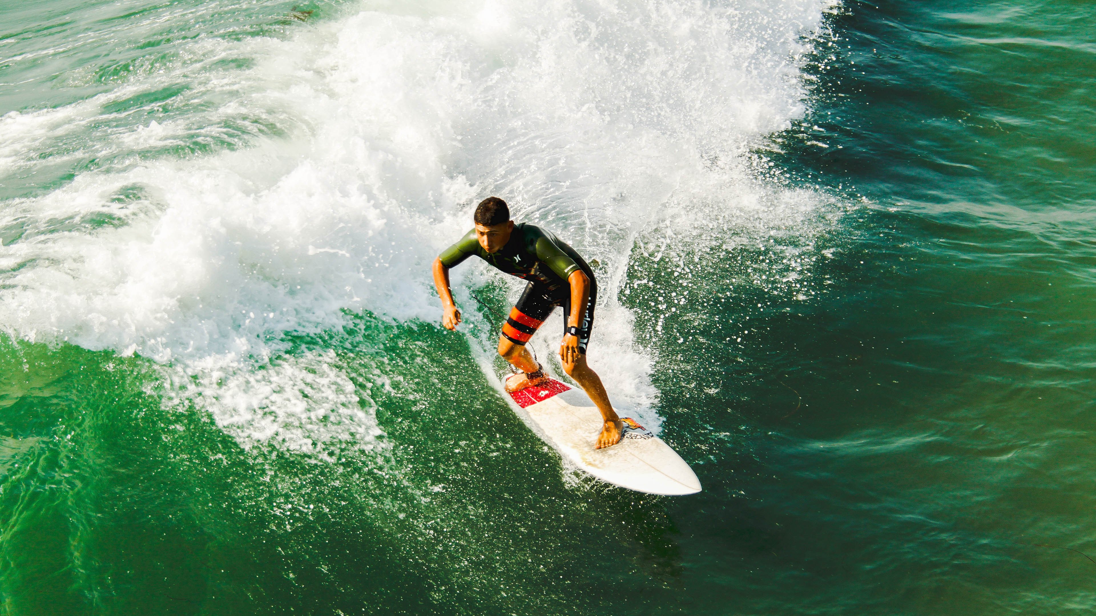 史上最“炸裂”扣篮：谁的动作让你疯狂尖叫？，扣篮劲爆的球员